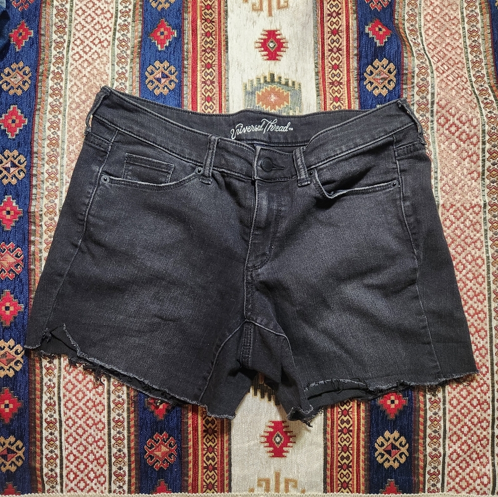Universal Thread size 6 black denim shorts